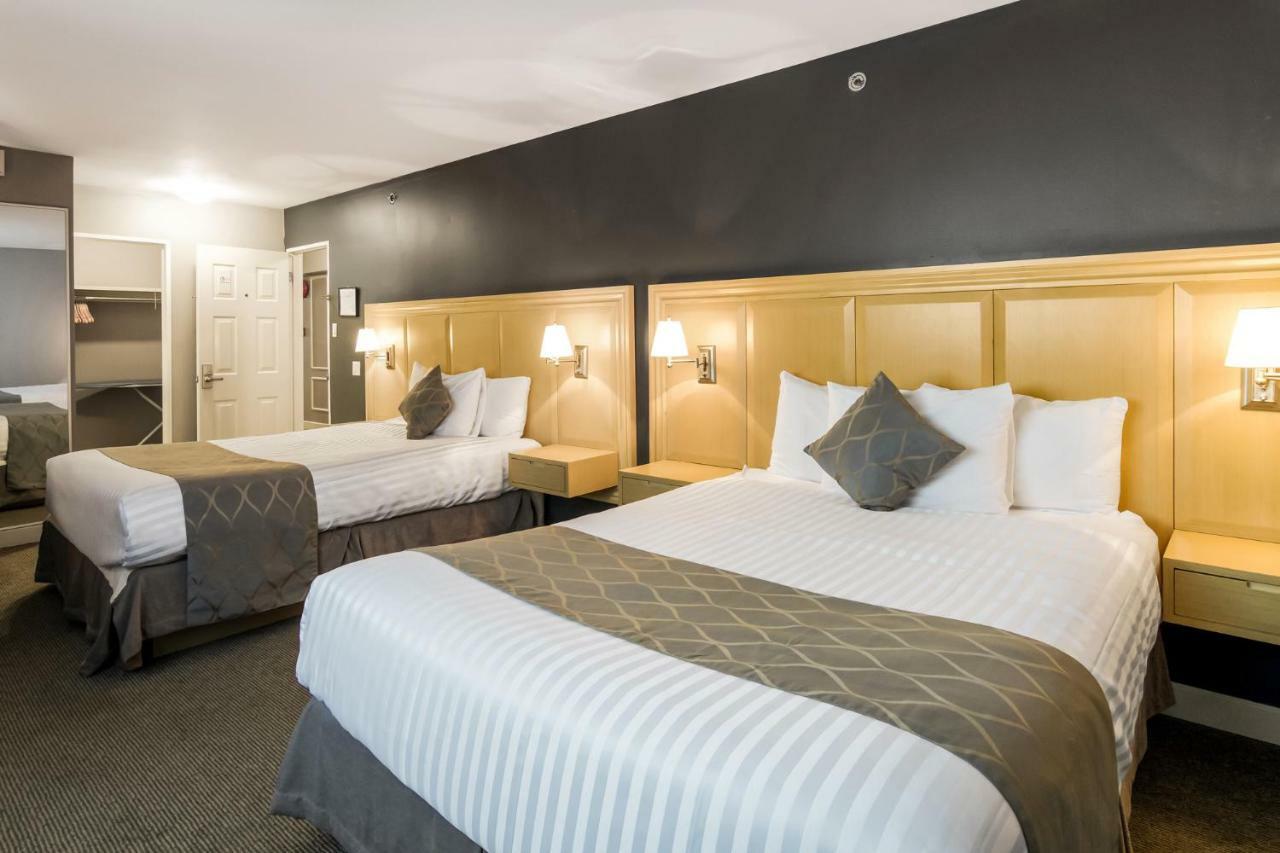 Red Lion Inn & Suites Abbotsford Extérieur photo